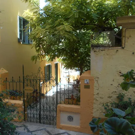 Апартаменти Maison Masse - With Private Courtyard (adults Only) Rhodes City